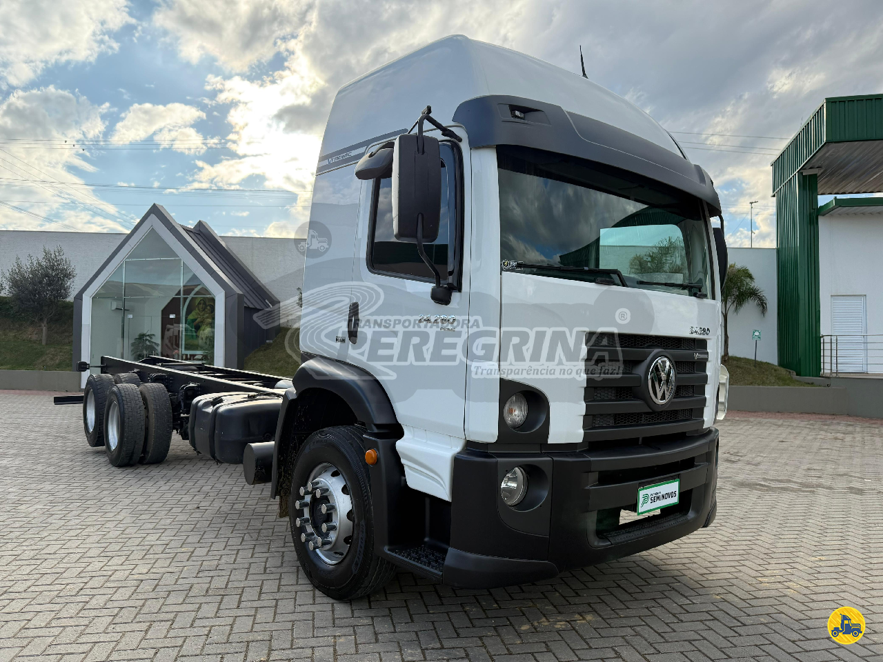 CAMINHAO VOLKSWAGEN VW 24280 Carga Seca Truck 6x2 Peregrina Seminovos ICARA SANTA CATARINA SC
